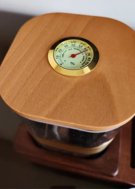 Deluxe Humidor & Ashtray Set – With Cutter, Jar, Hygrometer & Humidifier