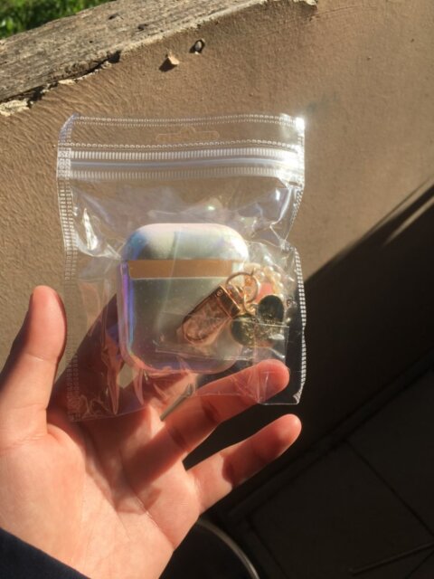 HOLOGRAPHIC PEARL AIRPODS CASE
