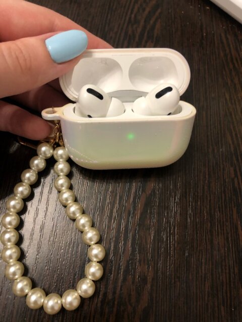 HOLOGRAPHIC PEARL AIRPODS CASE
