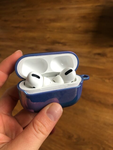 HOLOGRAPHIC PEARL AIRPODS CASE
