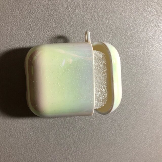 HOLOGRAPHIC PEARL AIRPODS CASE