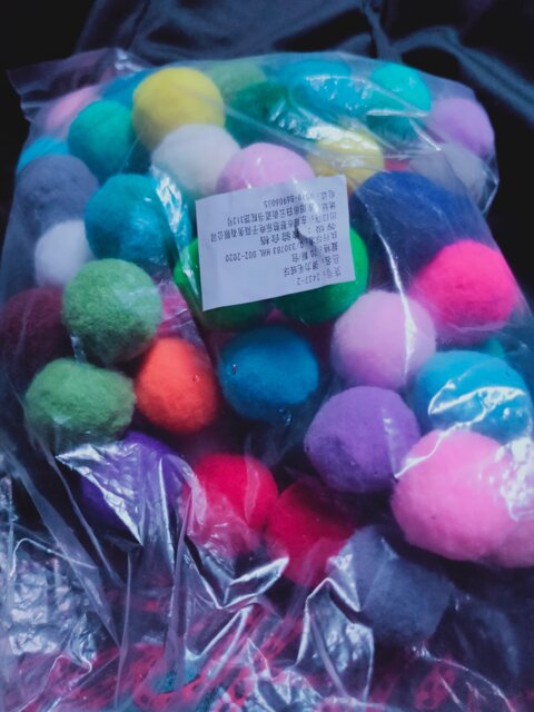Purrfect Pom Poms