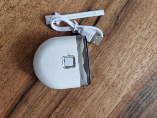 Finger nail clippers