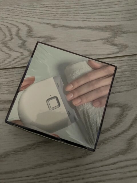 Finger nail clippers