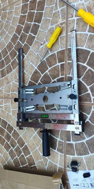 Precision Wood Cutting Guide