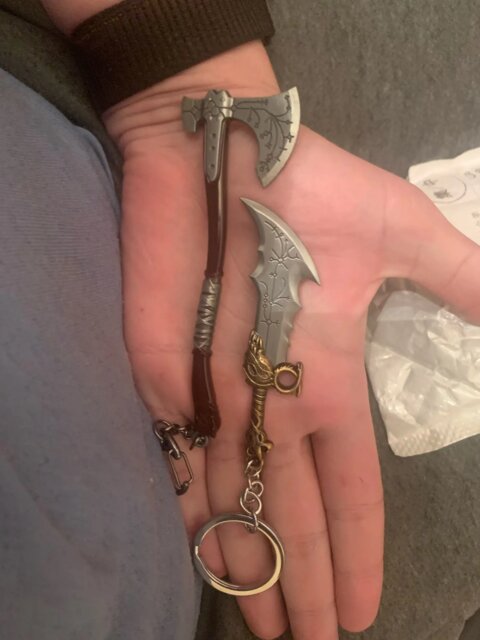 GOD OF WAR KEYCHAINS (Shield - Leviathan axe - Blades of chaos )