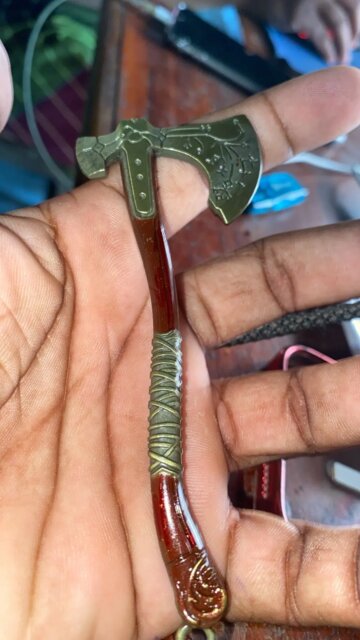 GOD OF WAR KEYCHAINS (Shield - Leviathan axe - Blades of chaos )