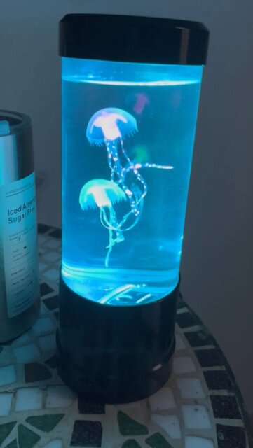 Velaro™ JellyGlow - Colorful Jellyfish Lamp