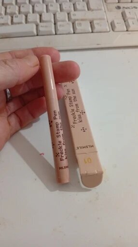 Everlura Natural Waterproof Fake Freckles Dot spot Pen Makeup tool