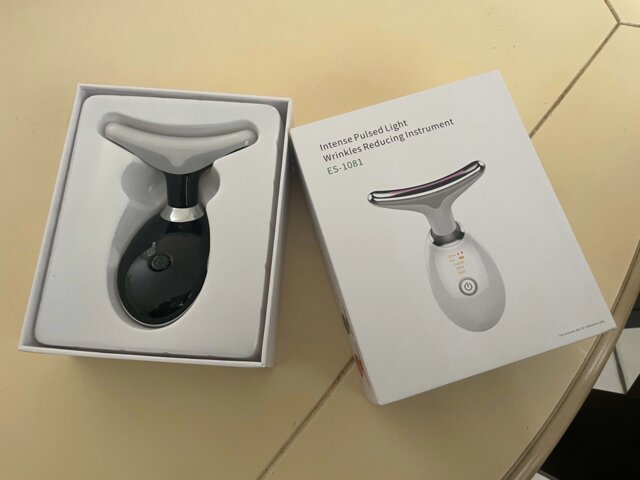 LED PHOTON THERAPY & MASSAGER