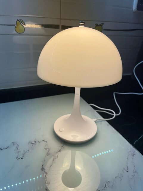 Bauhaus Mushroom Lamp – Rechargeable, Elegant & Touch-Controlled