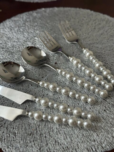 Couverts en inox chic perlé, 4 pièces