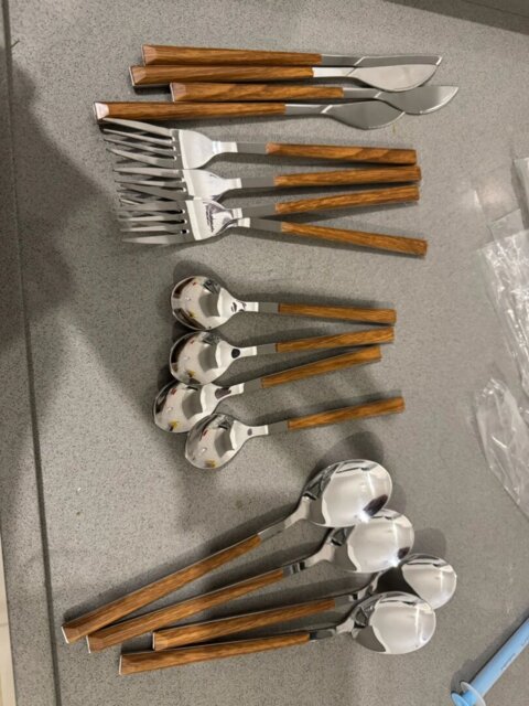 Ensemble de couverts en inox, et bois,12 pièces.