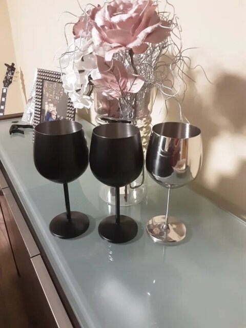 Verre chic à cocktail.