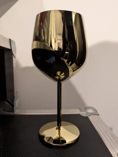 Verre chic à cocktail.
