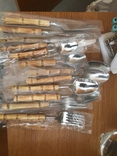 Couverts en inox et poignée en bambou