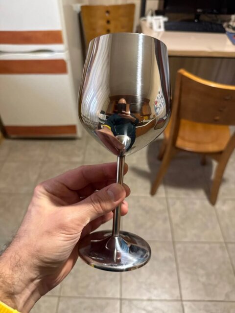 Verre chic à cocktail.